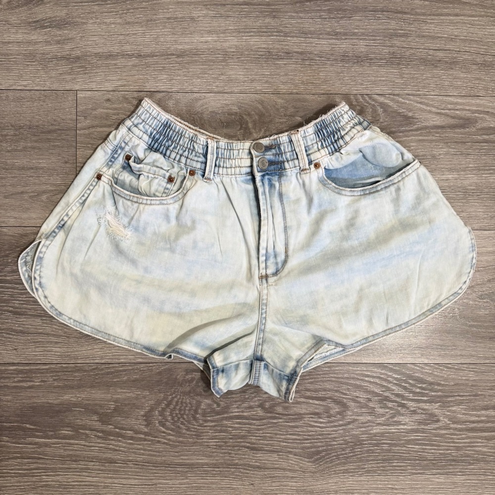 Vanilla Star Womens Light Wash High Rise Distressed Dolphin Denim Shorts Size 9